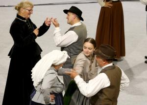 8.MEDNARODNI FOLKLORNI FESTIVAL 37 FOTO LJUBO VUKELIČ